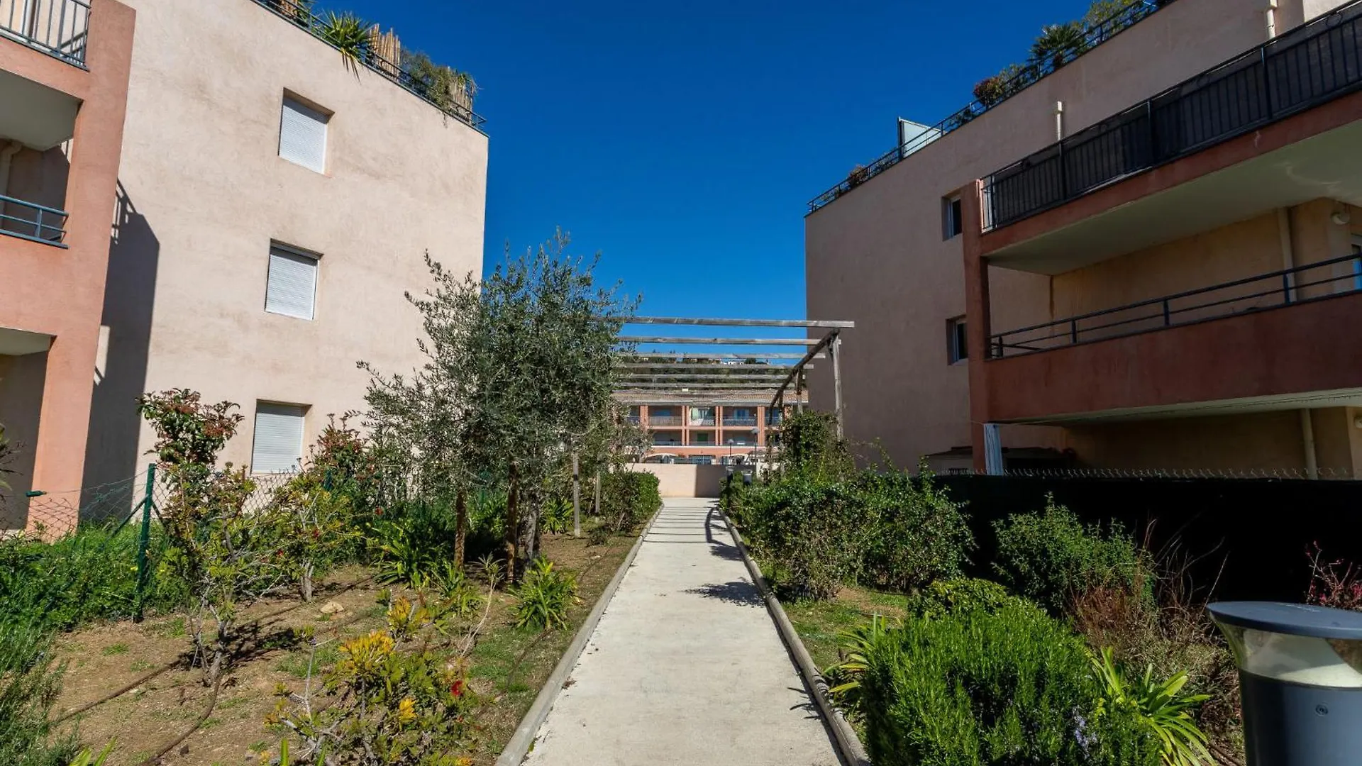 Apartment Le Jardin Du Loderi-1 By Interhome Bormes-les-Mimosas Frankrig